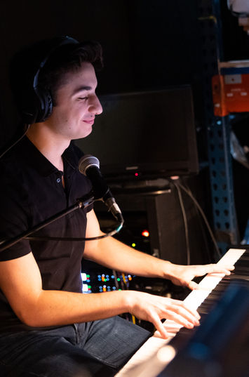 Me Jane Backstage-84.jpg