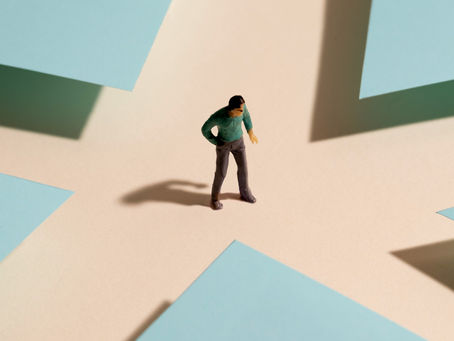 A psicologia da escolha: Como nossas experiências influenciam nas decisões do presente