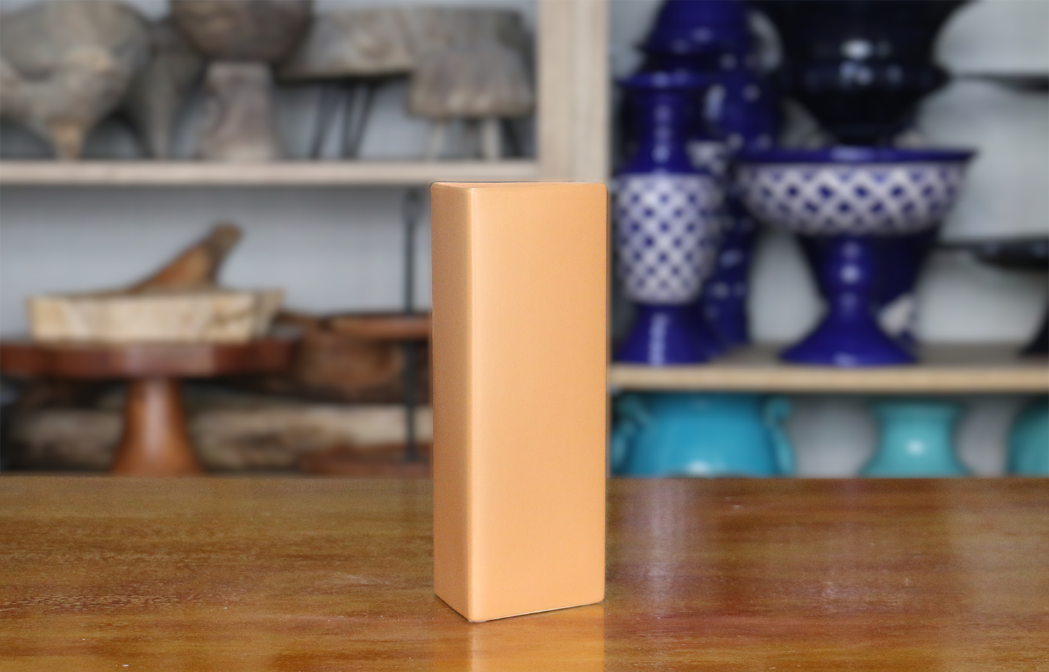 Vaso triangular laranja