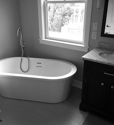 FreeStandingTub Install_01_edited_edited.jpg