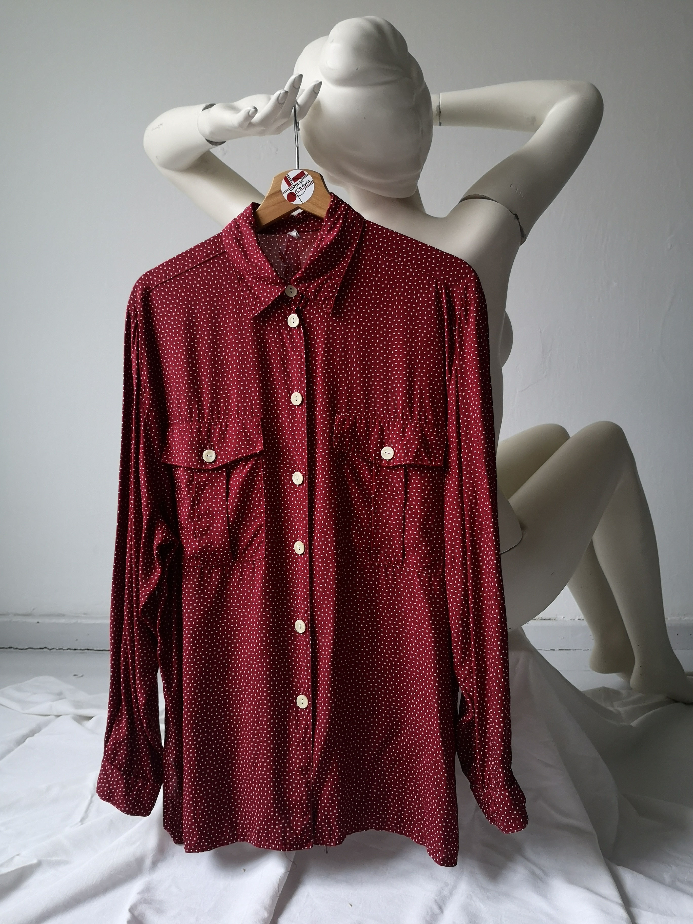 Burgundowa koszula w kropeczki