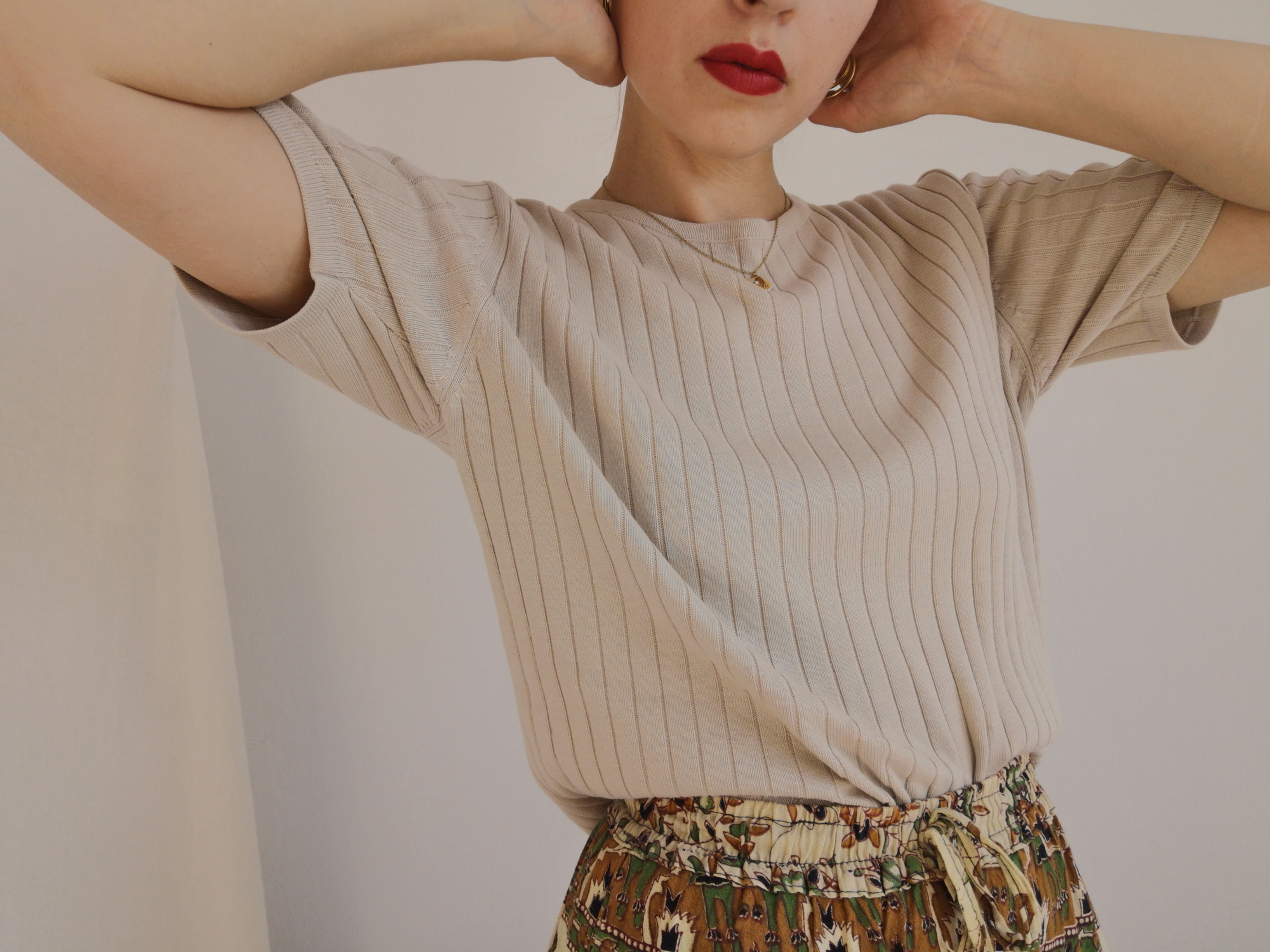 Beżowa prążkowana bluzka