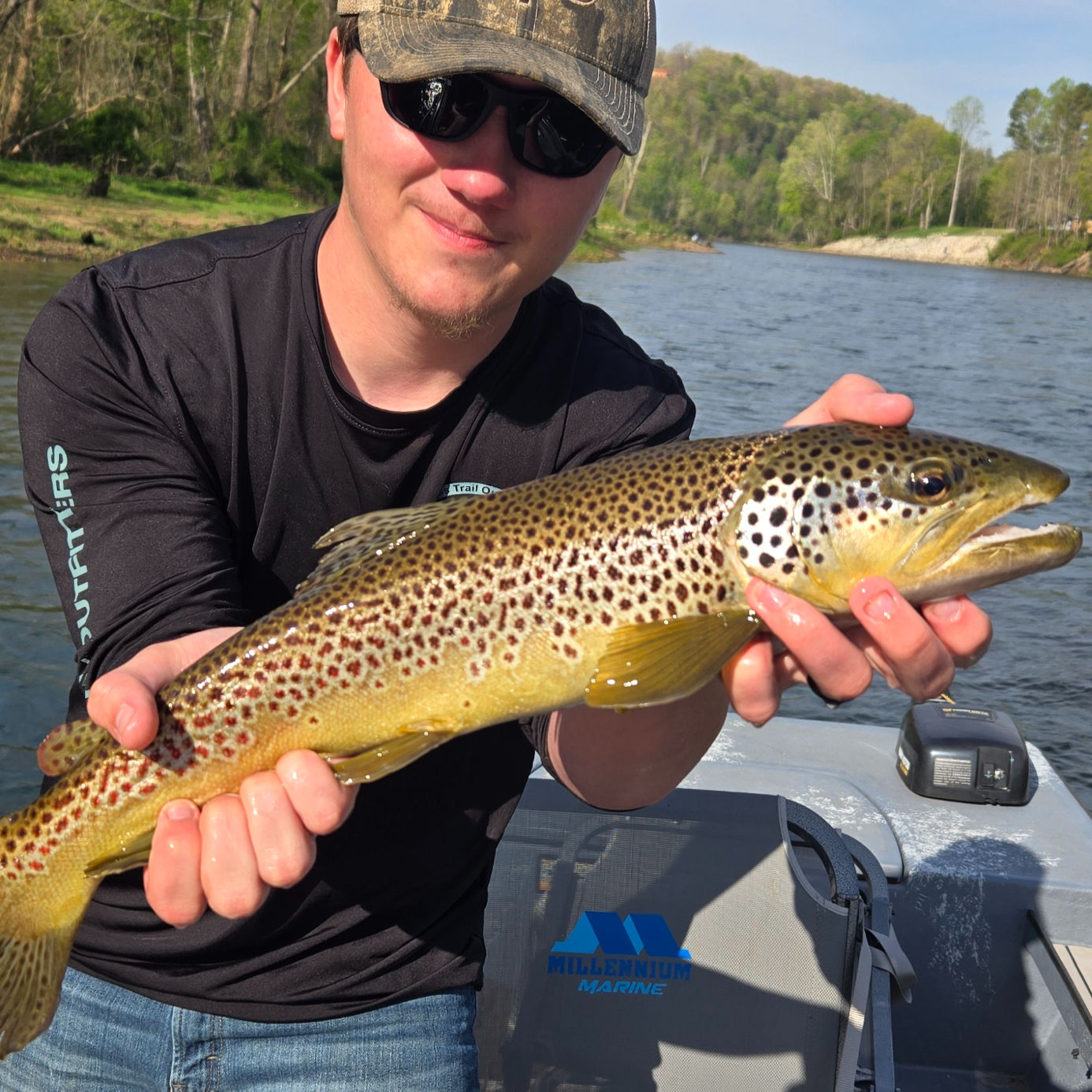 Fly fishing The White River in Arkansas