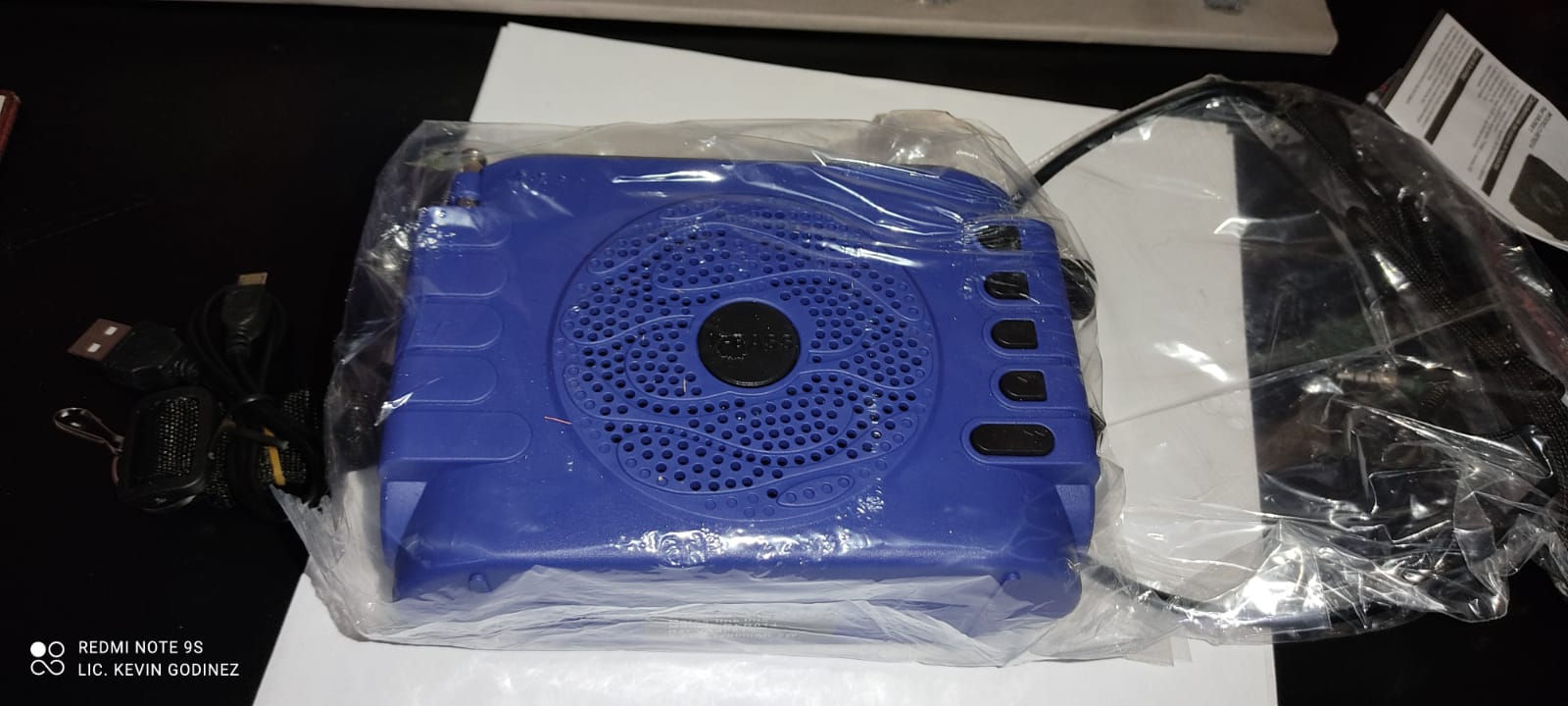 Bocina Bluetooth Megáfono 3'' Con Diadema Y Lámpara Solar