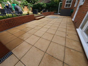 A beautifully clean patio.