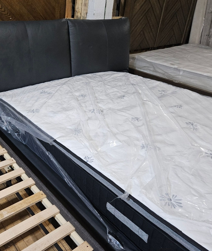 Thumbnail: Venetian Firm Queen Size Mattress 