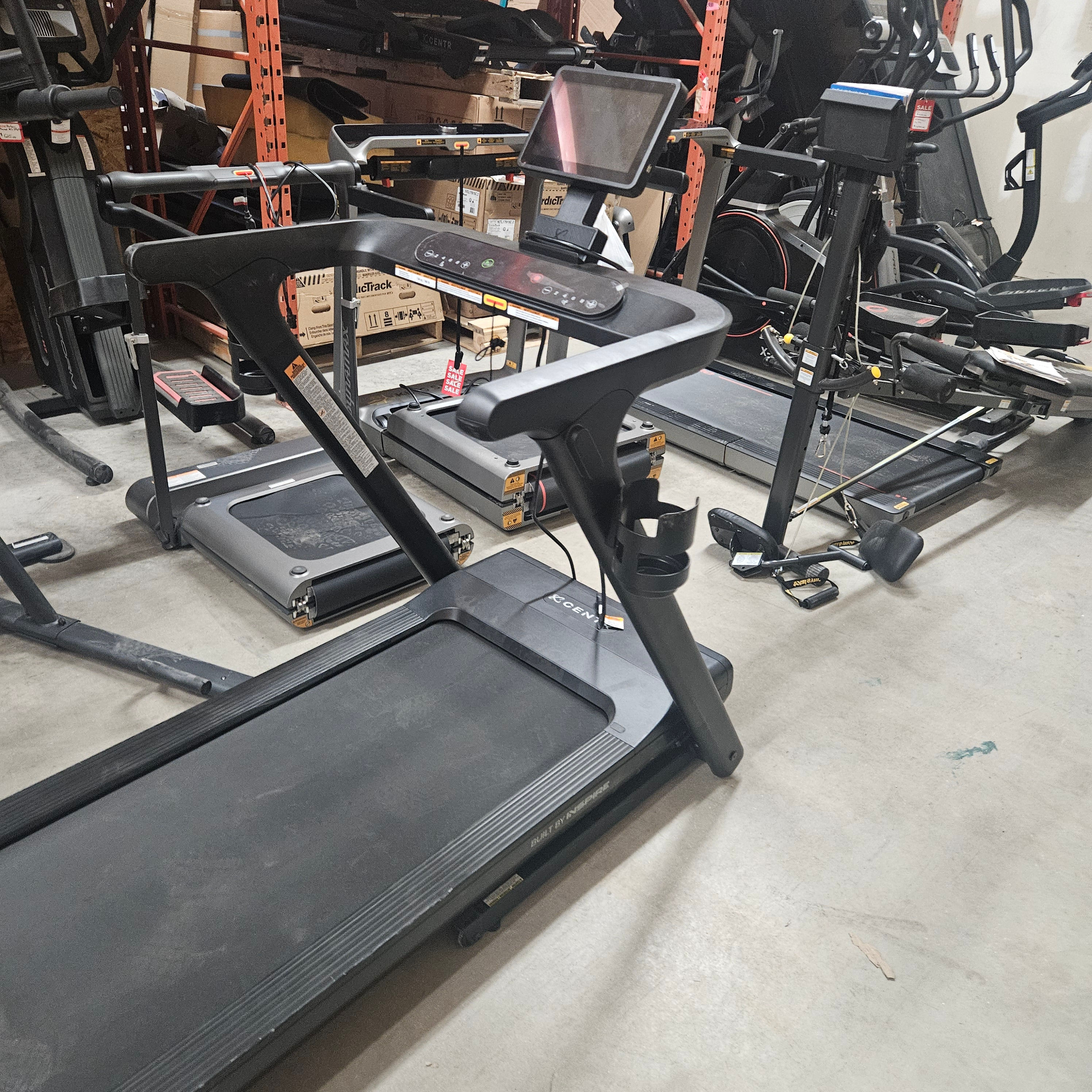 Centr Runr-S Treadmill with 10 in. (25.4 cm) Touchscreen