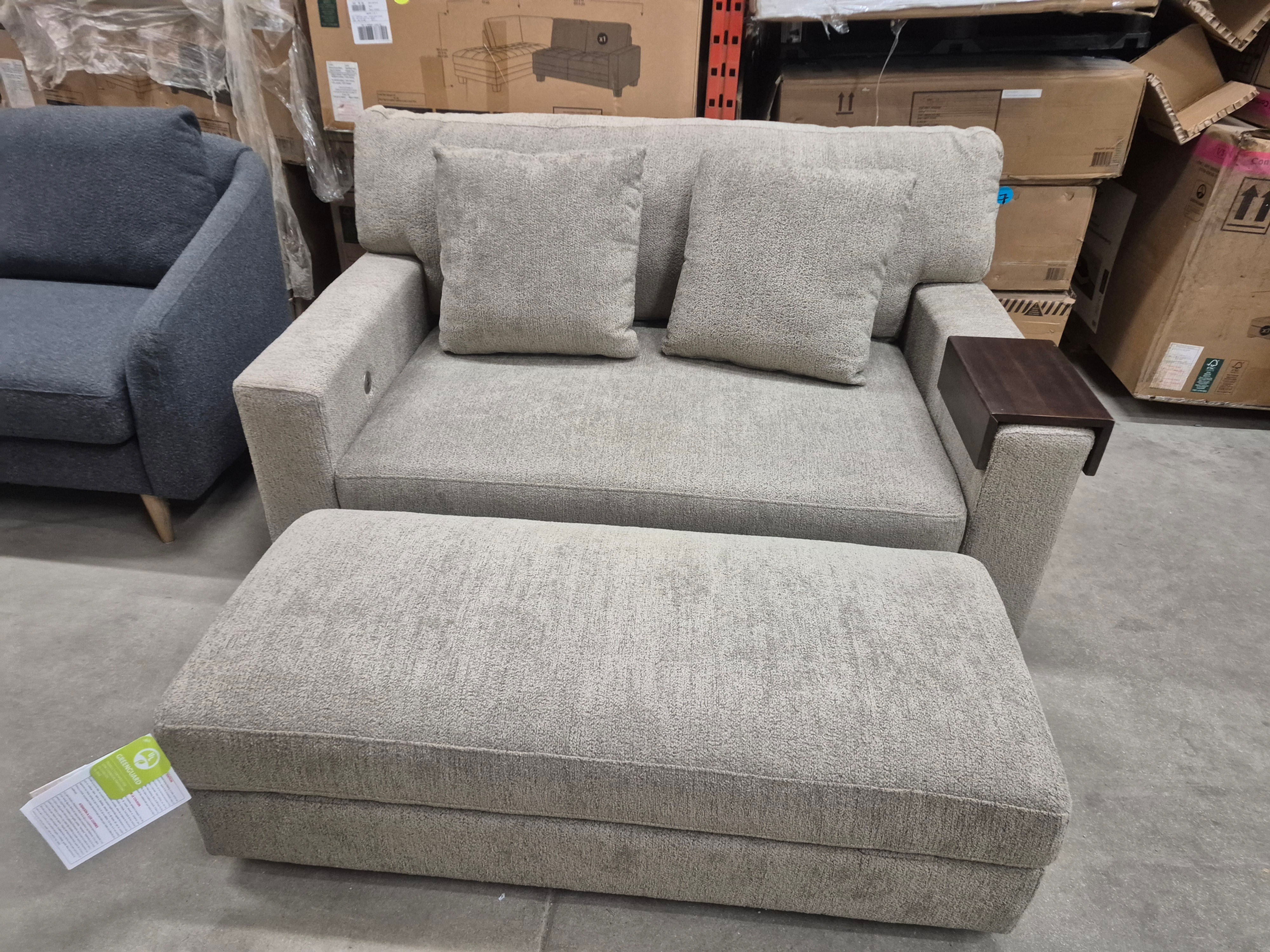 Thomasville Gilroy – Oversized fabric storage chair with USB port and storage ot
