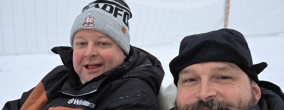 Jason & Simon getting ready with the Reindeer