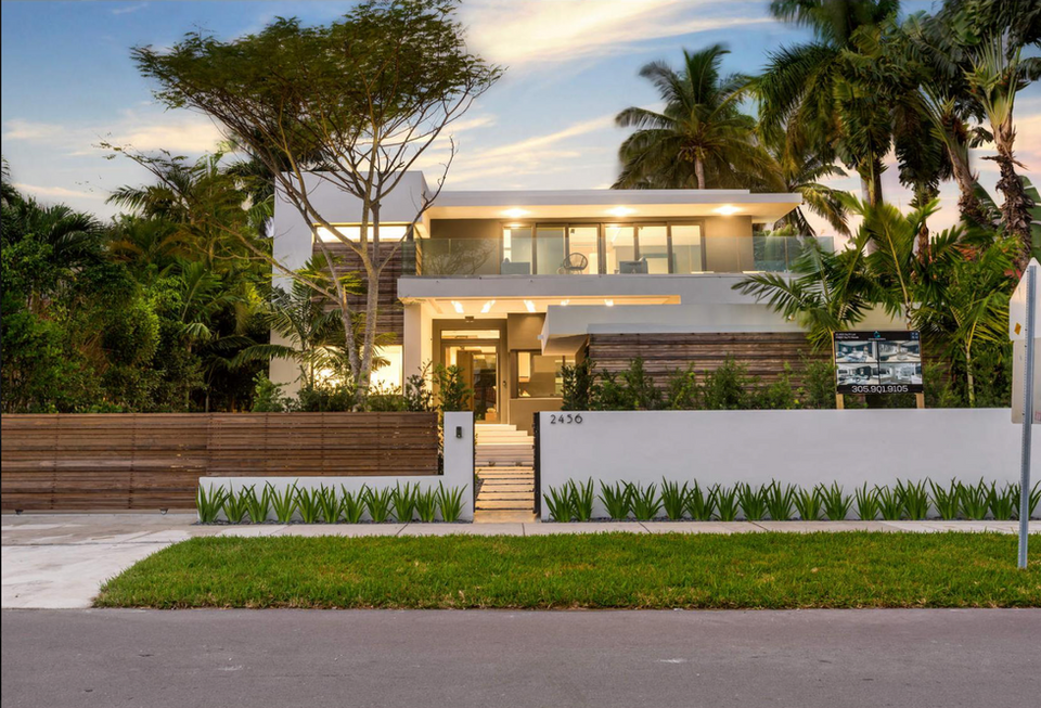 2456 Avenue Prairie
