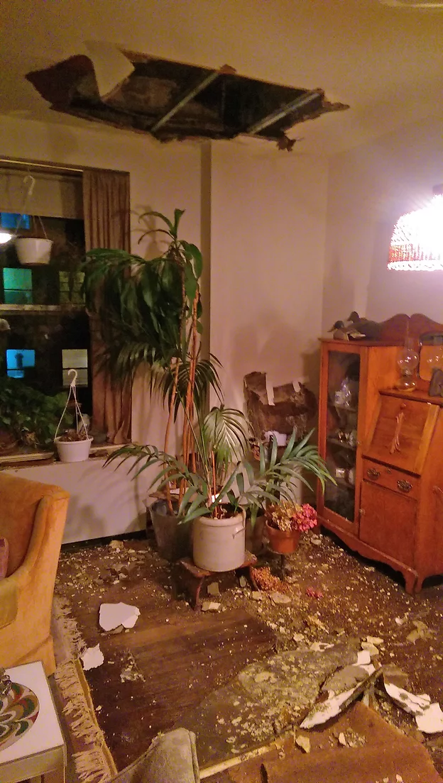 water leak damage ceiling
