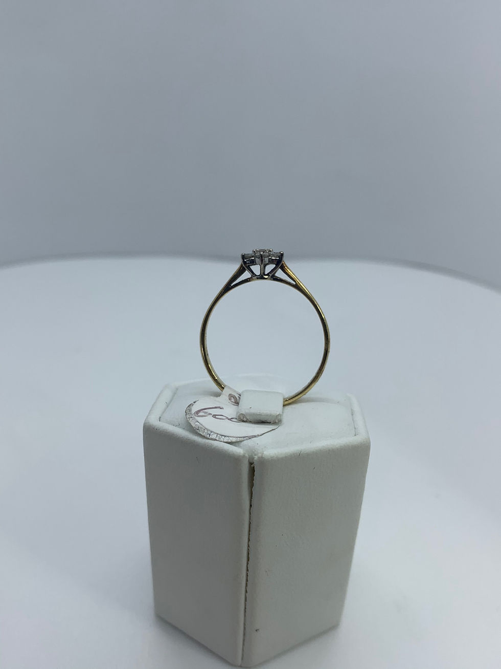 Thumbnail: Flower Diamond Gold Ring