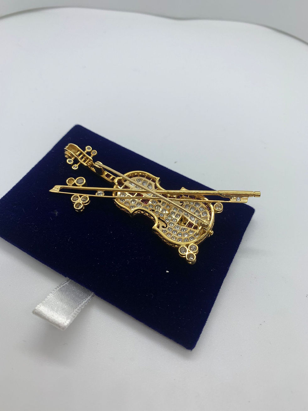 Thumbnail: 18ct Yellow Gold Ruby & Diamond Violin Brooch