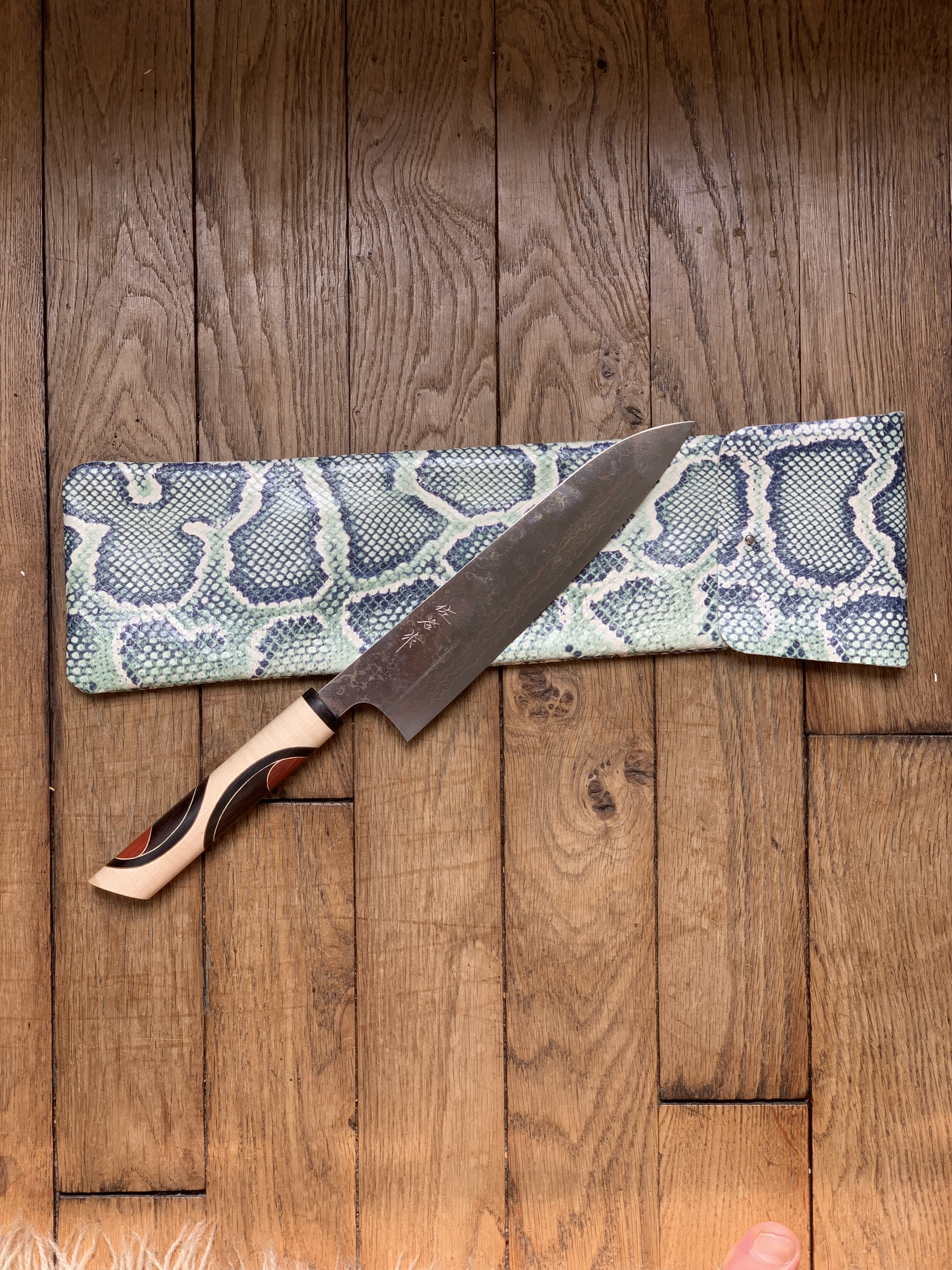 Gyuto avec étui en python