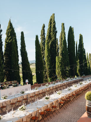 - Tavolo imperiale con allestimenti floreali in stile romantico al Borgo Tre Rose | Bottega dei Fiori