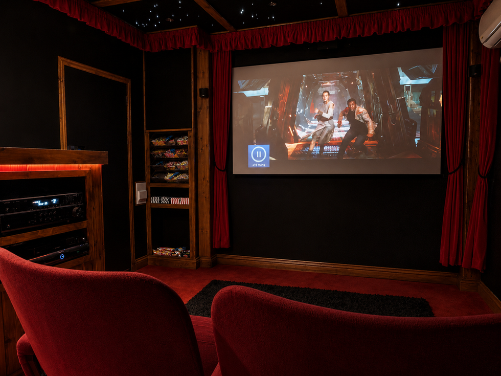 The Warwickshire Cine-bar