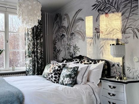 Våra vackra dubbelrum small har 150-160 cm sängar men samma komfort som övriga hotellrum.