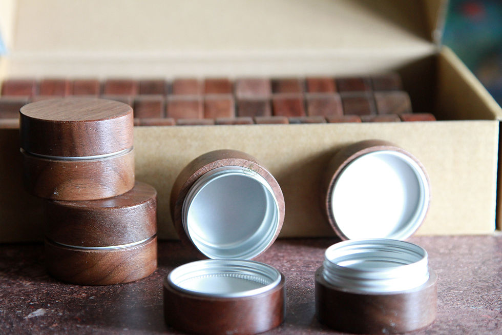 サムネイル： Bulk Pack of 18 ~ Black Walnut Cosmetic Tins with Lids