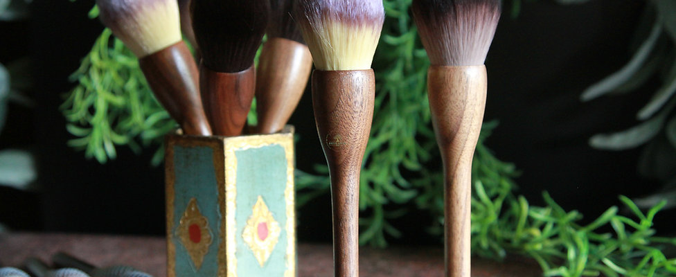 Large Black Walnut Powder Makeup Brush