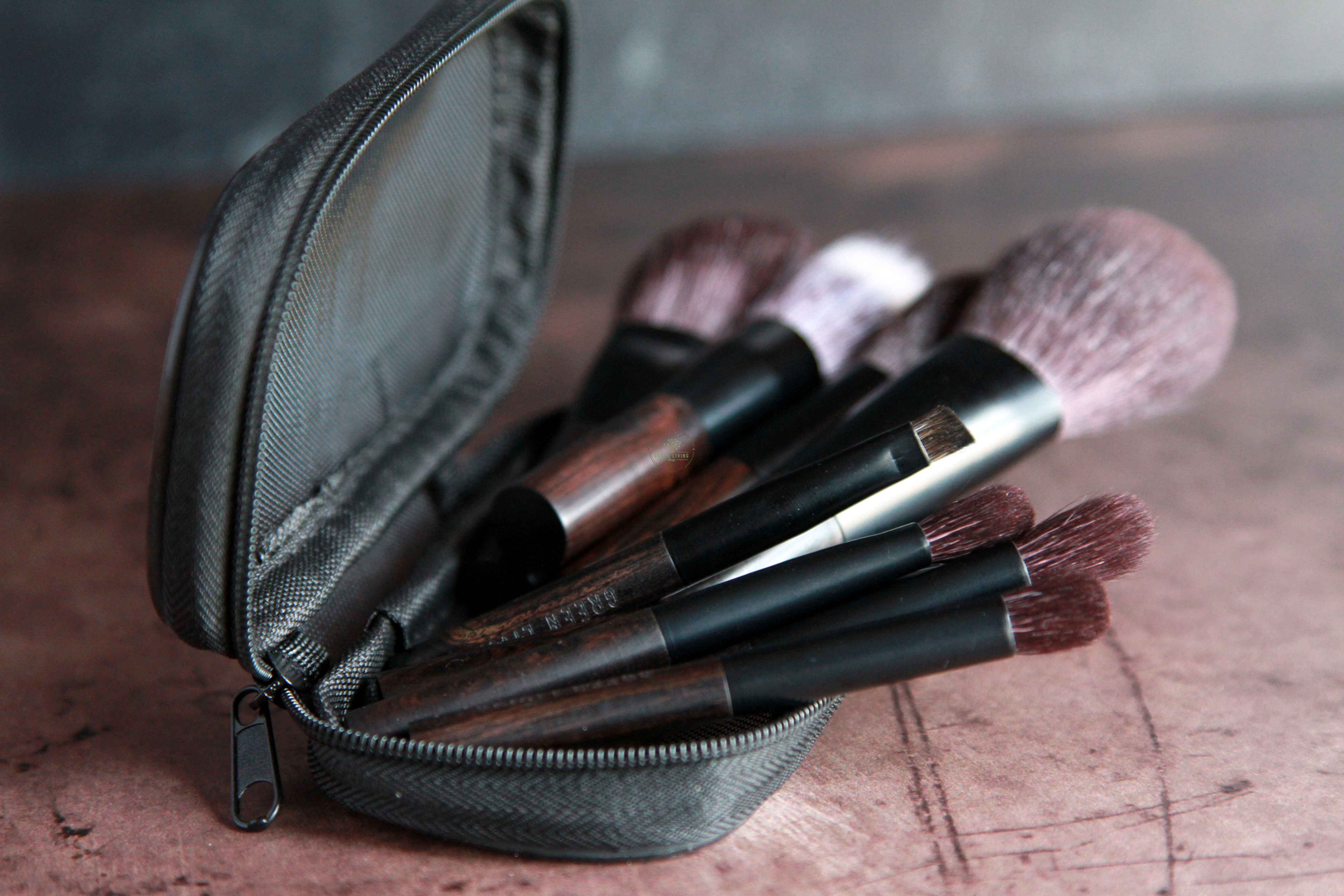 Sandalwood Natural Hair Makeup Brush Set