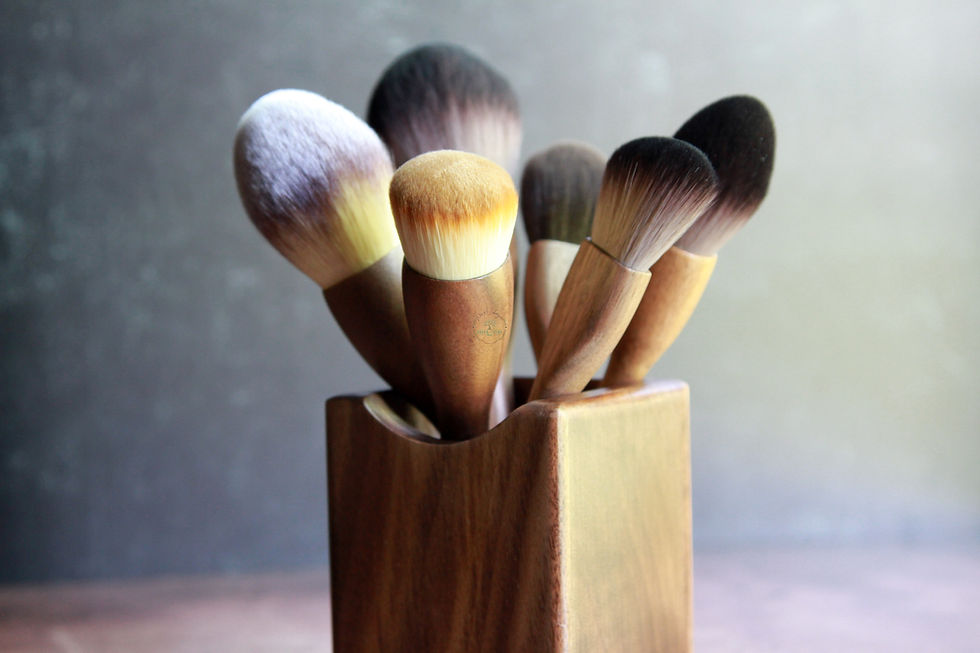 Thumbnail: 6pc Walnut Handle Makeup Brush Set