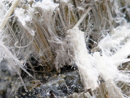 Pourquoi l’amiante est (encore) un danger en 2025