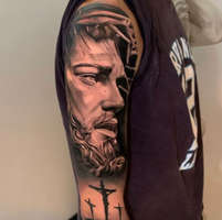 Alessio:
black & grey realistic,