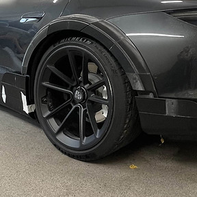 Porsche Taycan 3d printed body kit, Porsche Taycan 3d printatut lokakaaret 