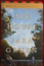 Thumbnail: Ape House - Sara Gruen