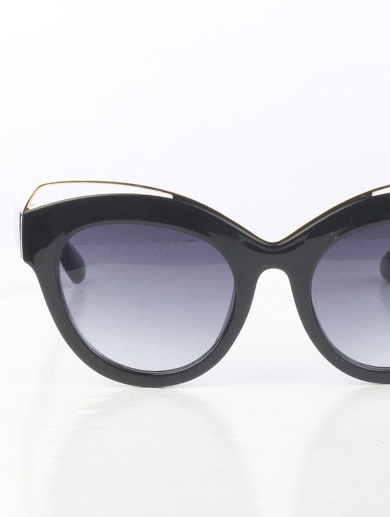 Thumbnail: Black Retro Cateye Sunglasses