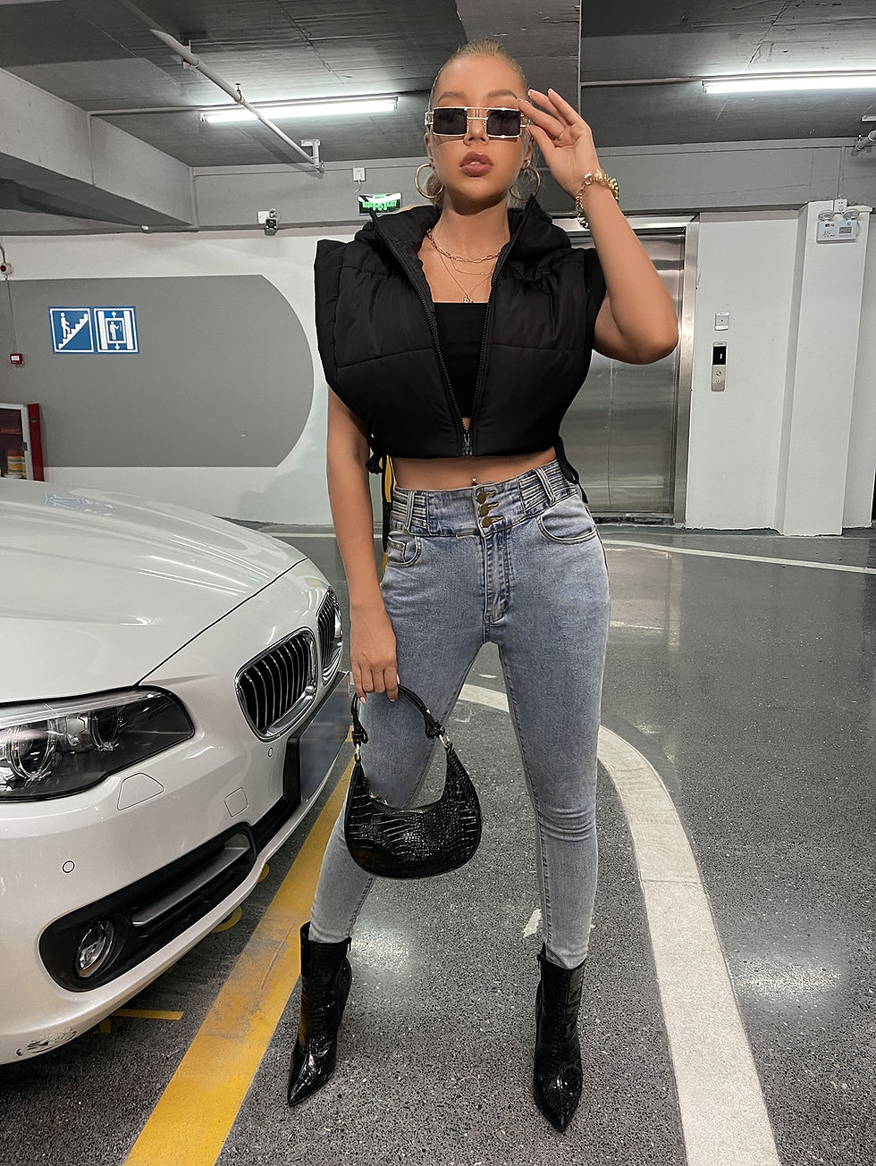 Thumbnail: SHEIN SXY Tie Side Crop Hooded Puffer Gilet