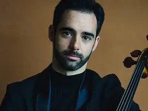 Grafenegg: Stimmungsbilder Dimitri Schostakowitsch und Antonin Dvorak. European Youth Orchestra. Dirigent: Vasily Petrenko