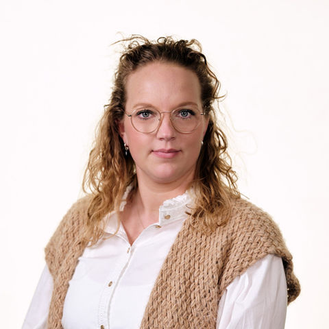 R. Hoefs