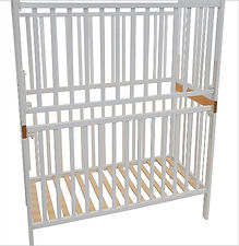 מיטת תינוק גבוהה