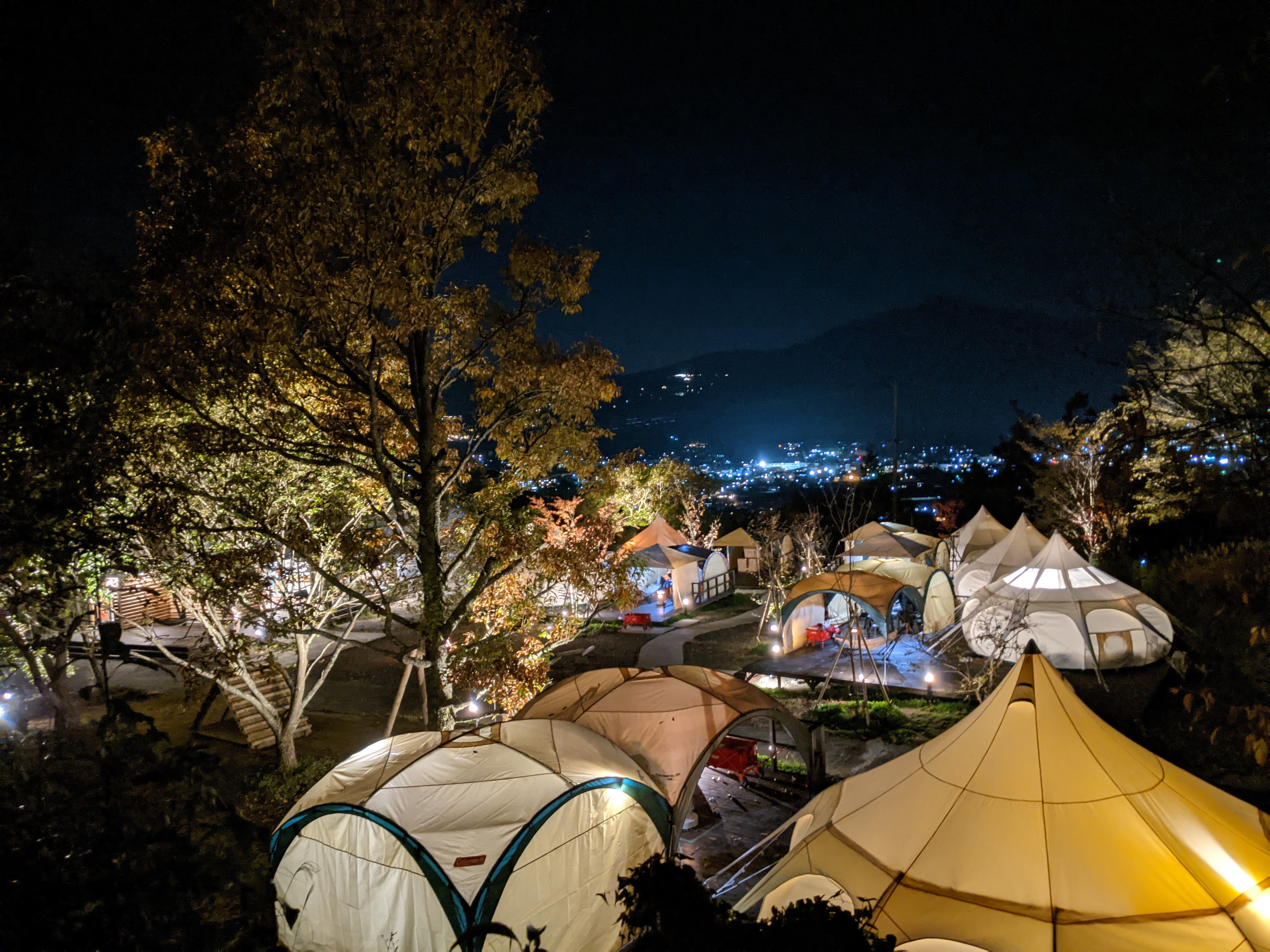 キャンプ場風景