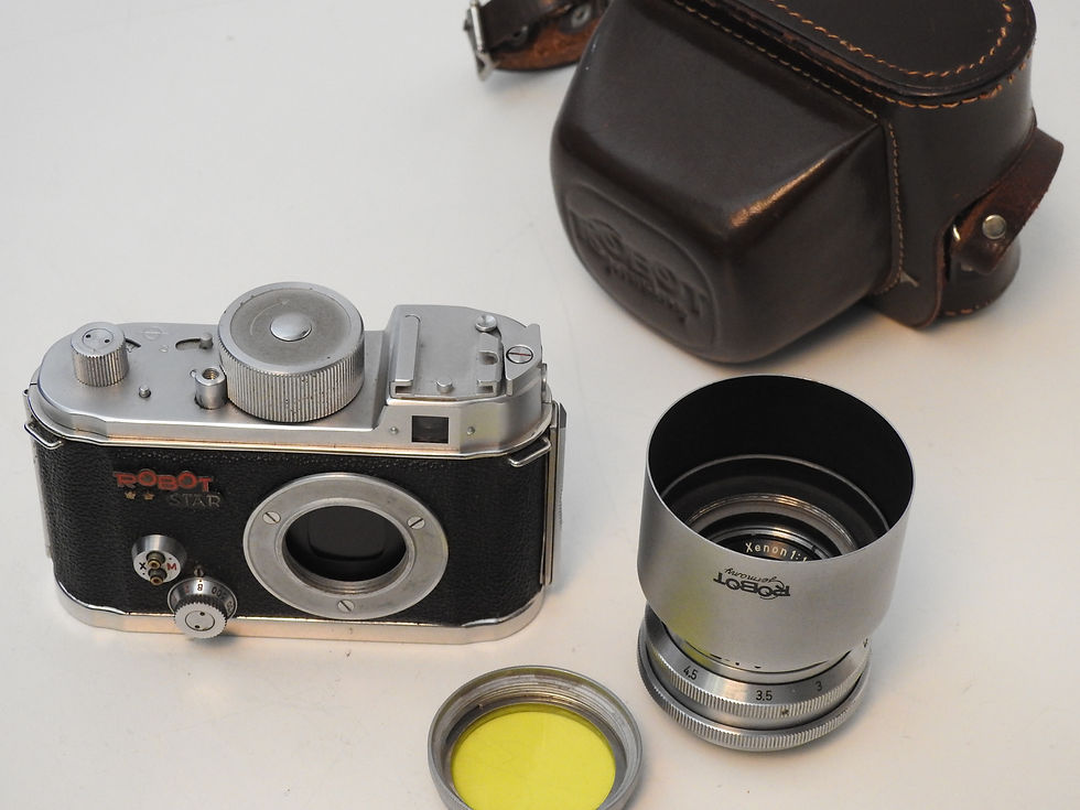 Thumbnail: ROBOT STAR Half frame film camera + Schneider 40mm 1.9 + Leather Case