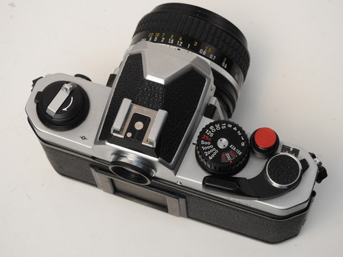 Nikon FM2 N SLR Fully Manual Film Camera + Nikon 50mm 1.8 in