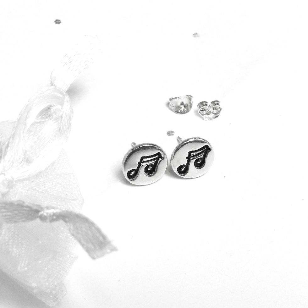 Music note circle studs