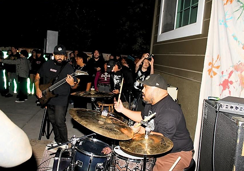 Artists perform at The Yard. Photography by @pukinginthepit