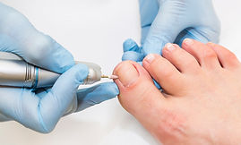 49910291-proceso-de-pedicura-en-salón-de-belleza.jpg