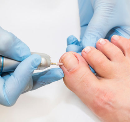 49910291-proceso-de-pedicura-en-salón-de-belleza.jpg