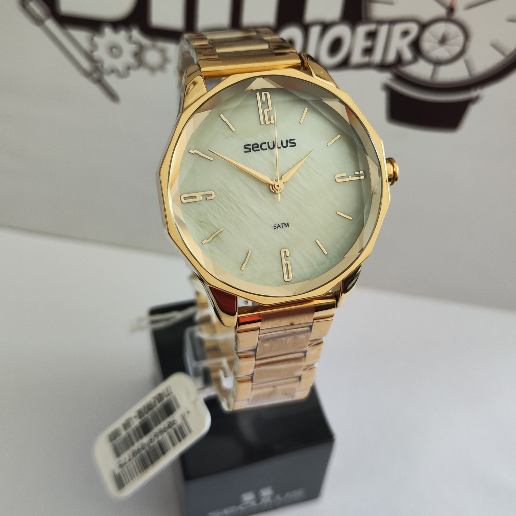 Relógio Seculus Feminino 77142LPSVDS2, Caixa e vidro facetados, A prova D'água