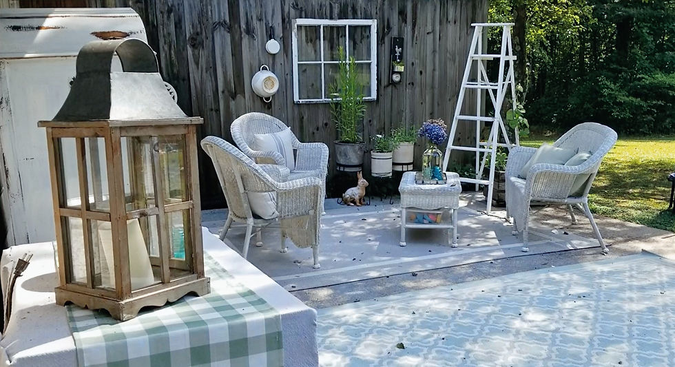 back-patio-summer-farmhouse-decor