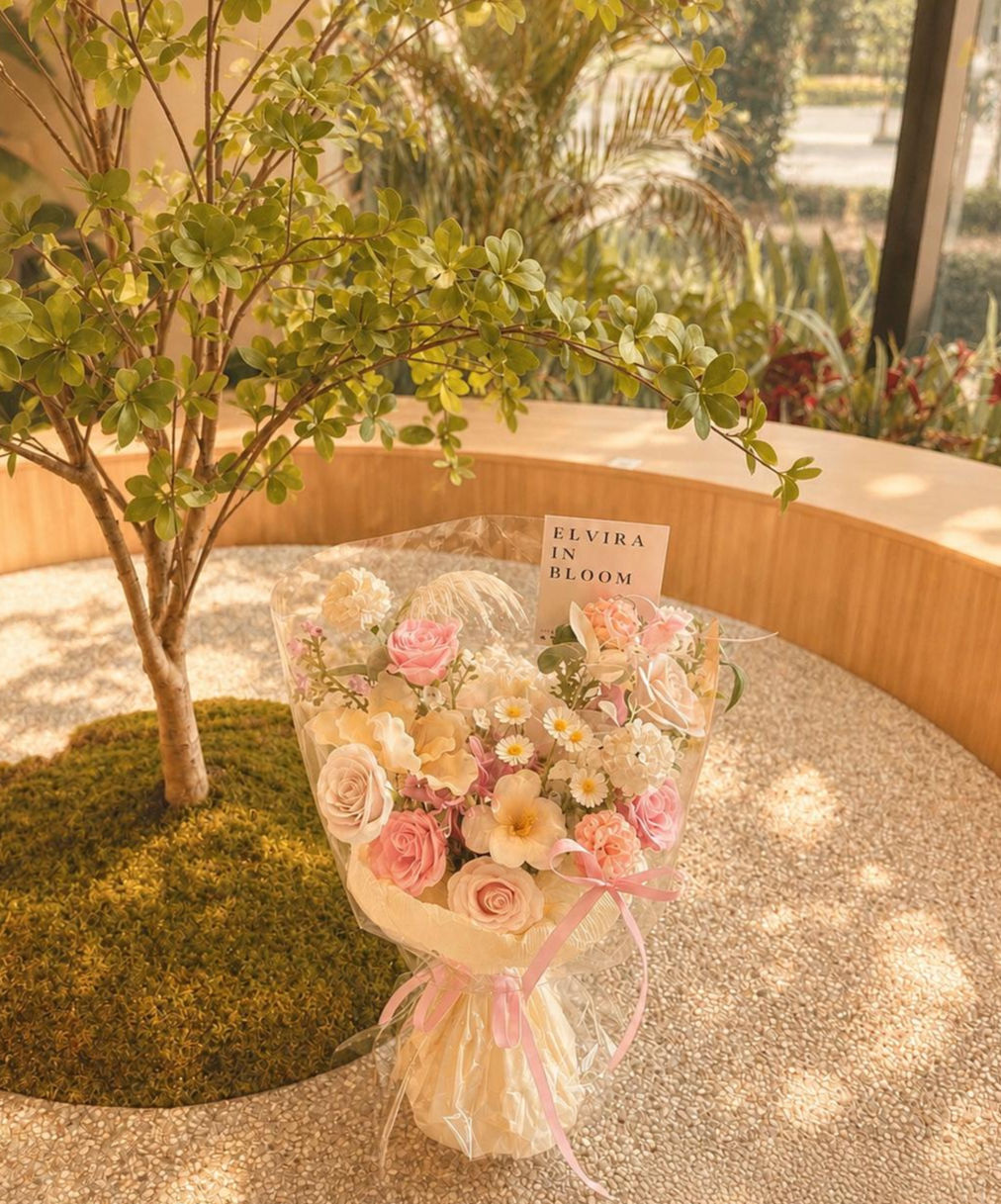 Blush Garden Bouquet (M Size)