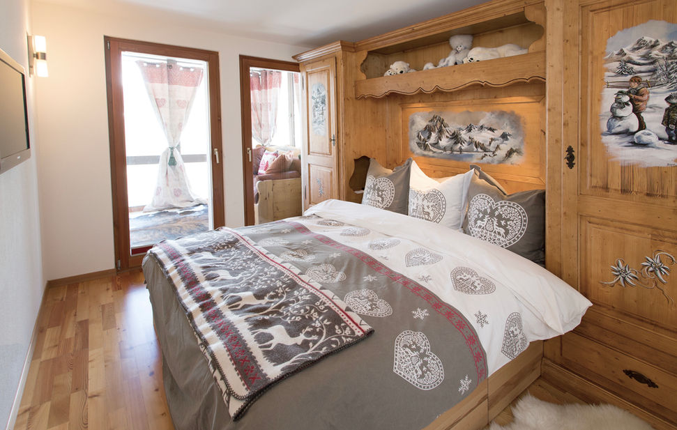 secondary bedroom