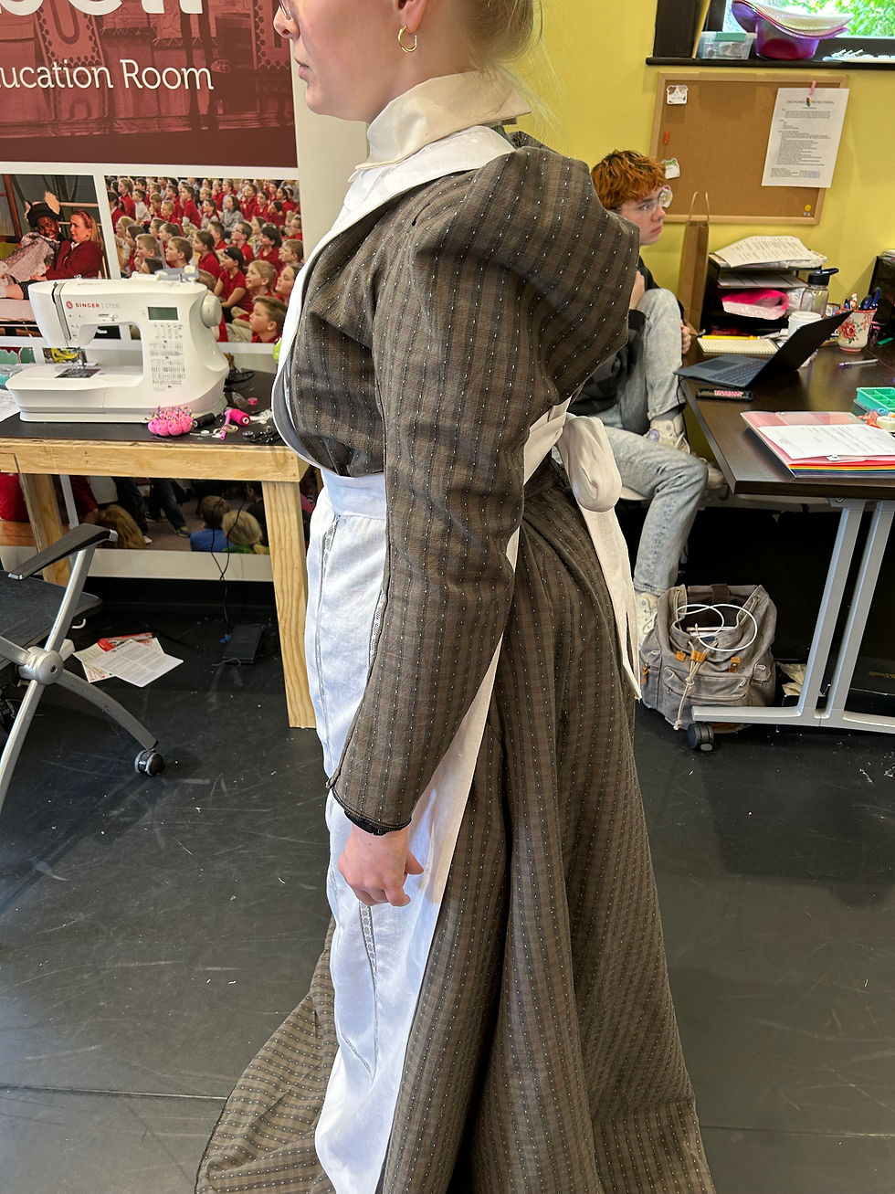 Apron Fitting side