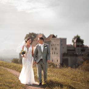 Bezauberndes Hochzeitsfotoshooting auf dem Gofi Lenzburg mit malerischem Schlossblick