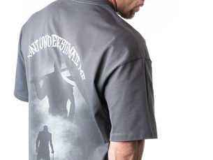 Bilder für den Onlineshop Vitnir Clothing. Authentische Bilder mit Kollegen des Designer Duos.