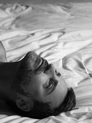Monogamia, desejo e o terceiro que nunca desaparece