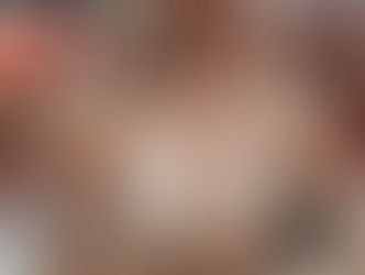 Lore Improta cai no samba em ensaio de Carnaval com a escola Viradouro